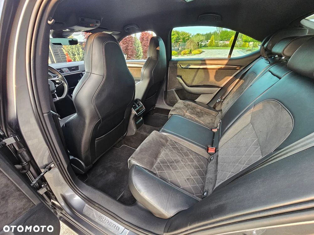Skoda Superb 2.0 TSI Sportline DSG - 12