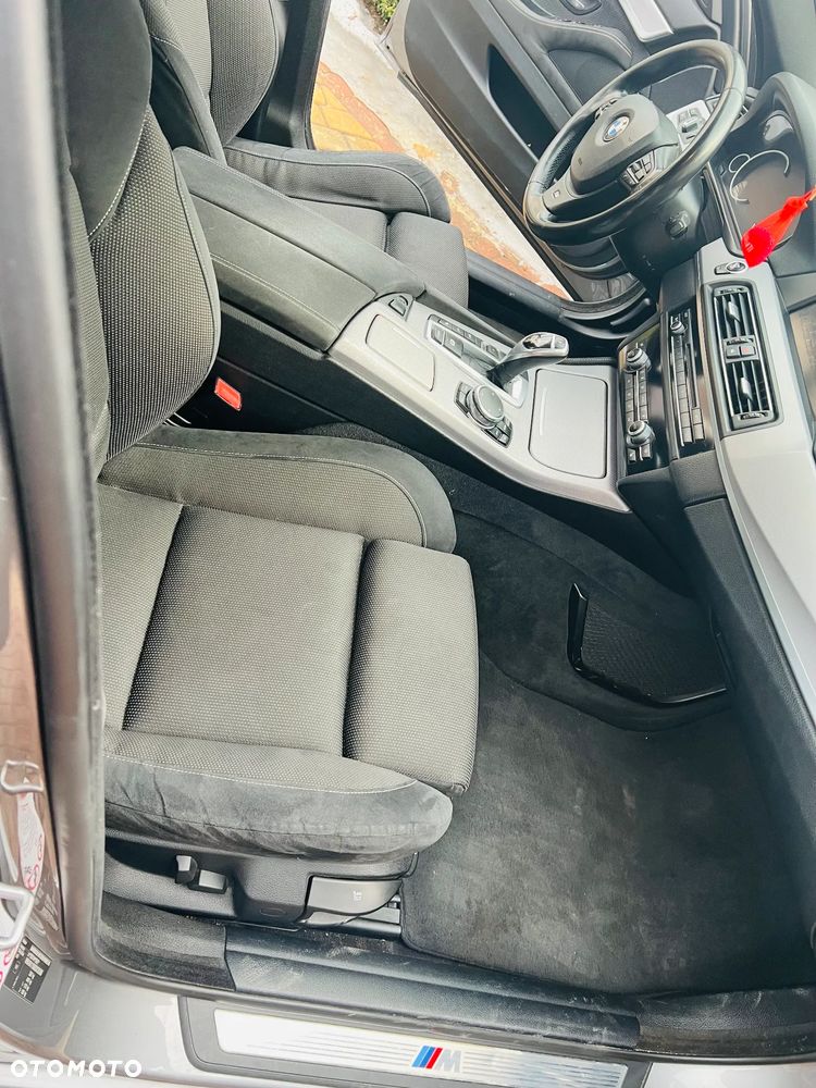 BMW Seria 5 525d xDrive - 15