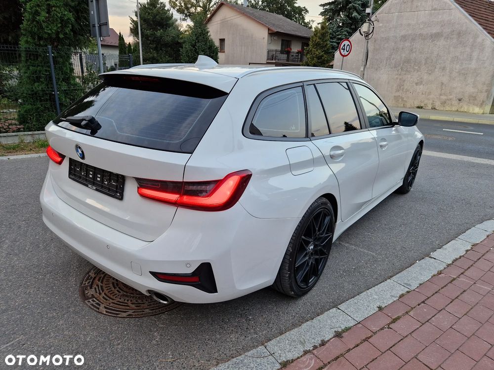 BMW Seria 3 320d Touring Luxury Line - 3