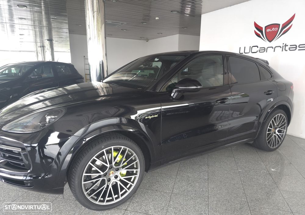 Porsche Cayenne Coupé E-Hybrid Platinum Edition - 2