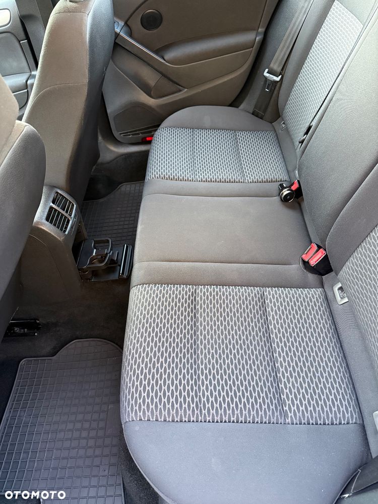 Volkswagen Golf - 14