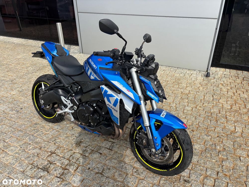 Suzuki GSX - 8