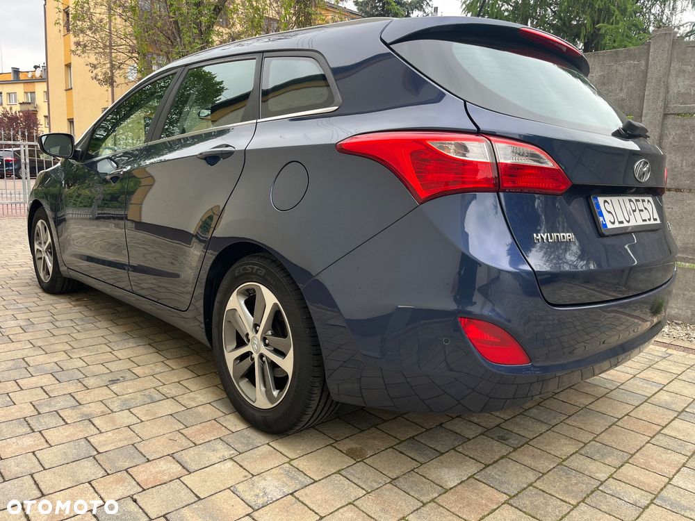 Hyundai i30 blue Kombi 1.6 CRDi Style - 10