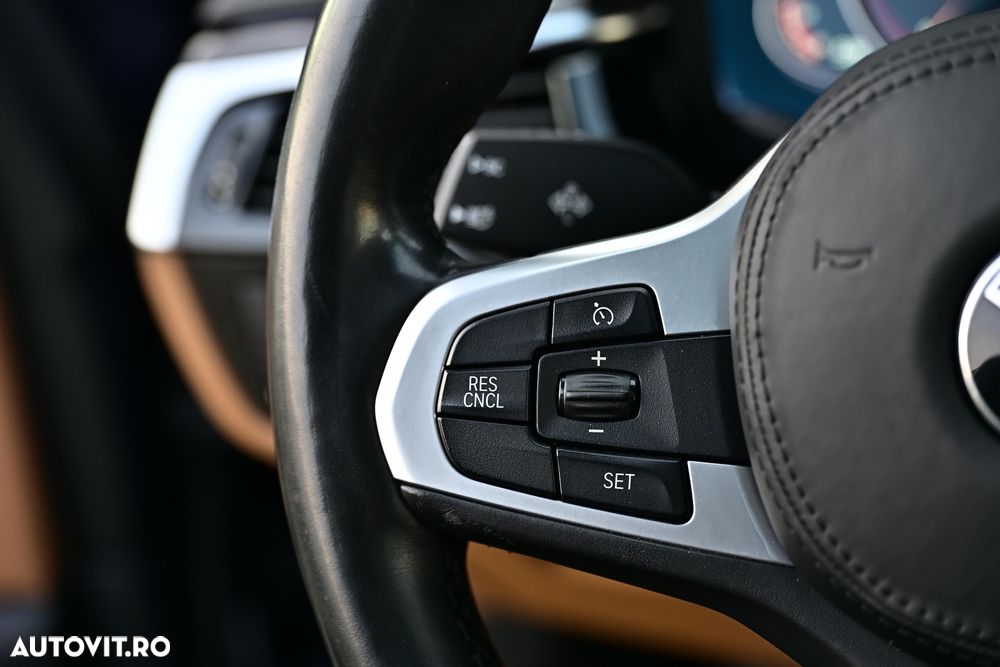 BMW Seria 5 530i xDrive AT - 38