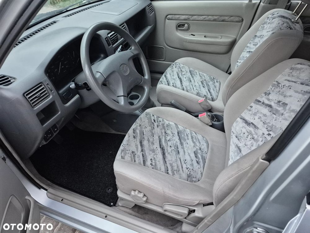 Mazda Demio - 7