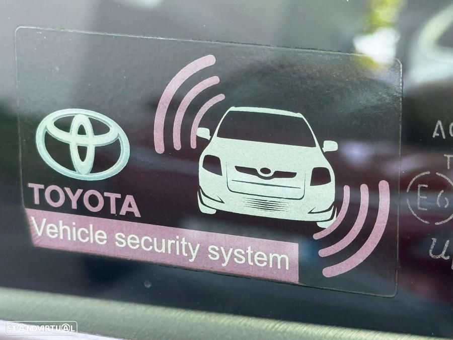 Toyota Prius 1.8 Premium+Pele+GPS - 24