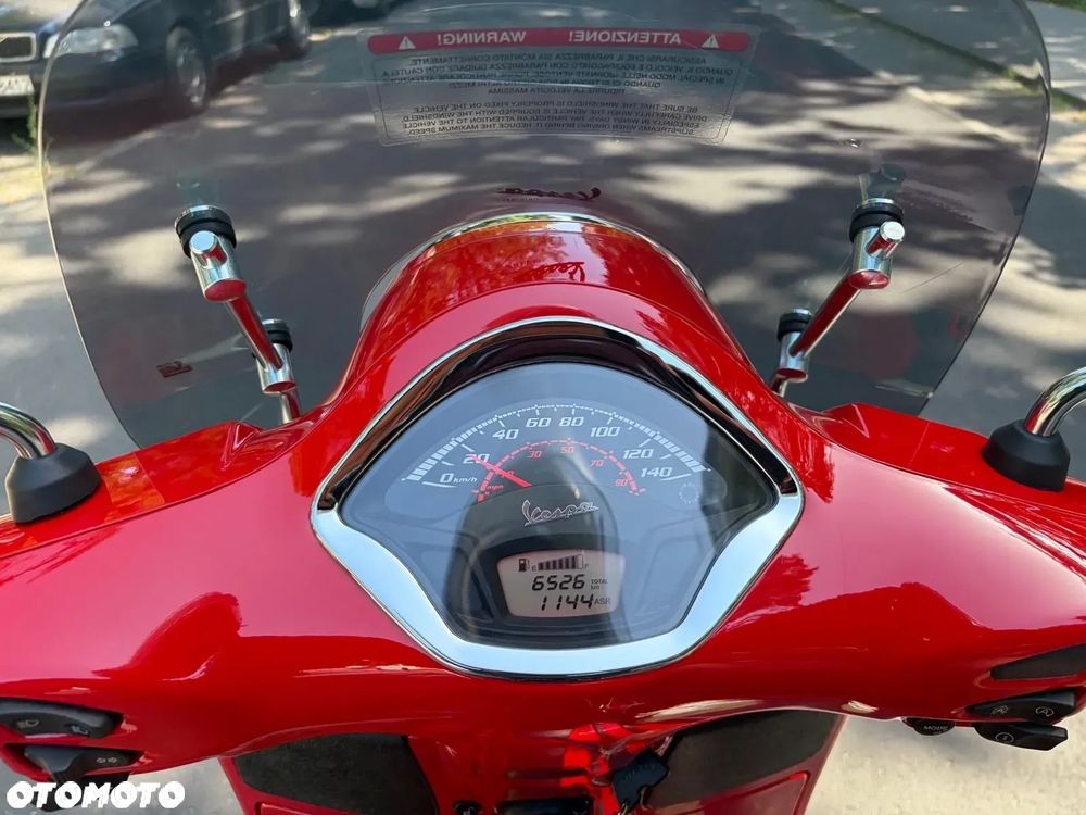 Vespa GTS - 24