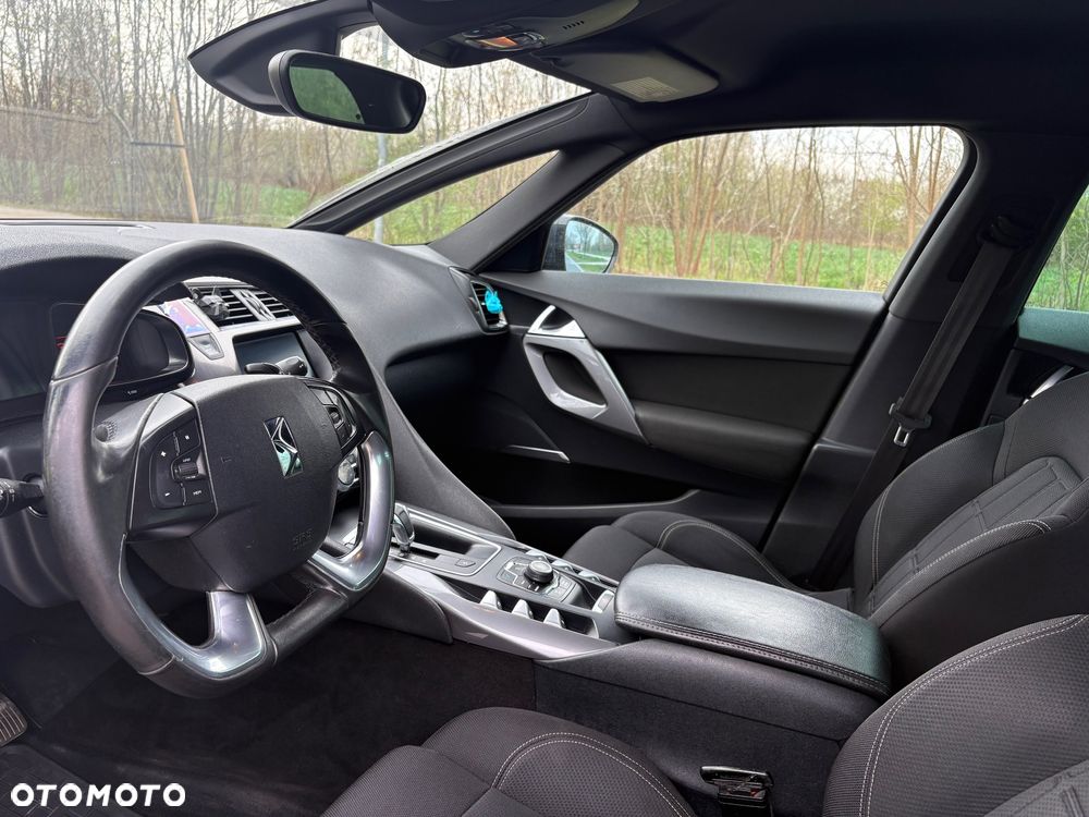 Citroën DS5 1.6 e-HDi Chic MCP - 9