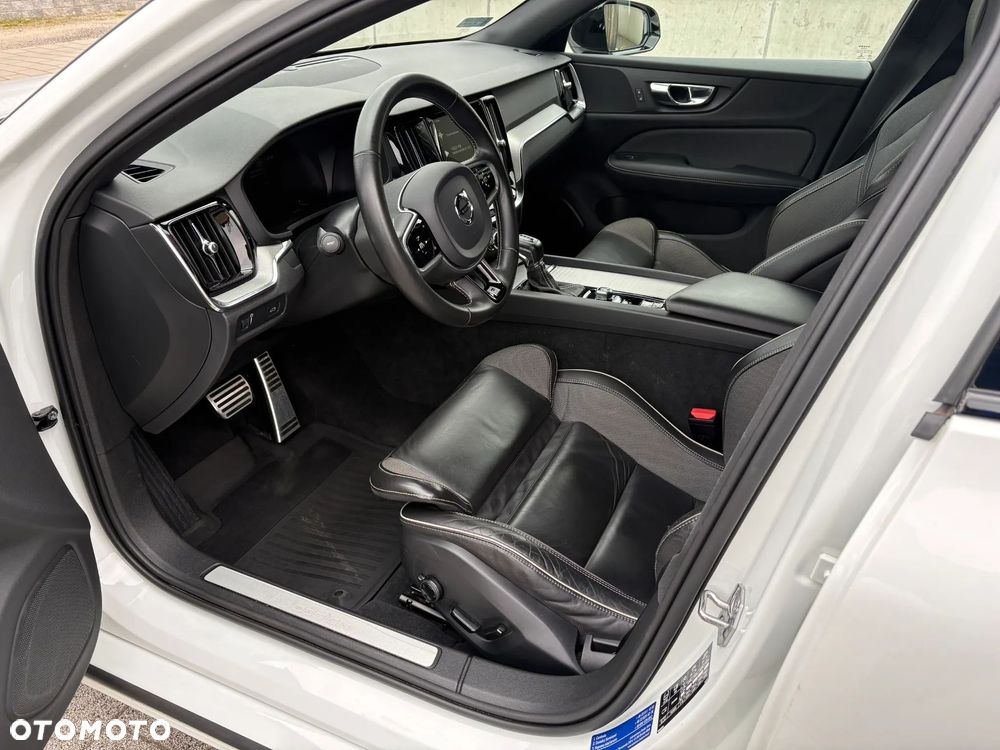Volvo V60 T4 R-Design - 9