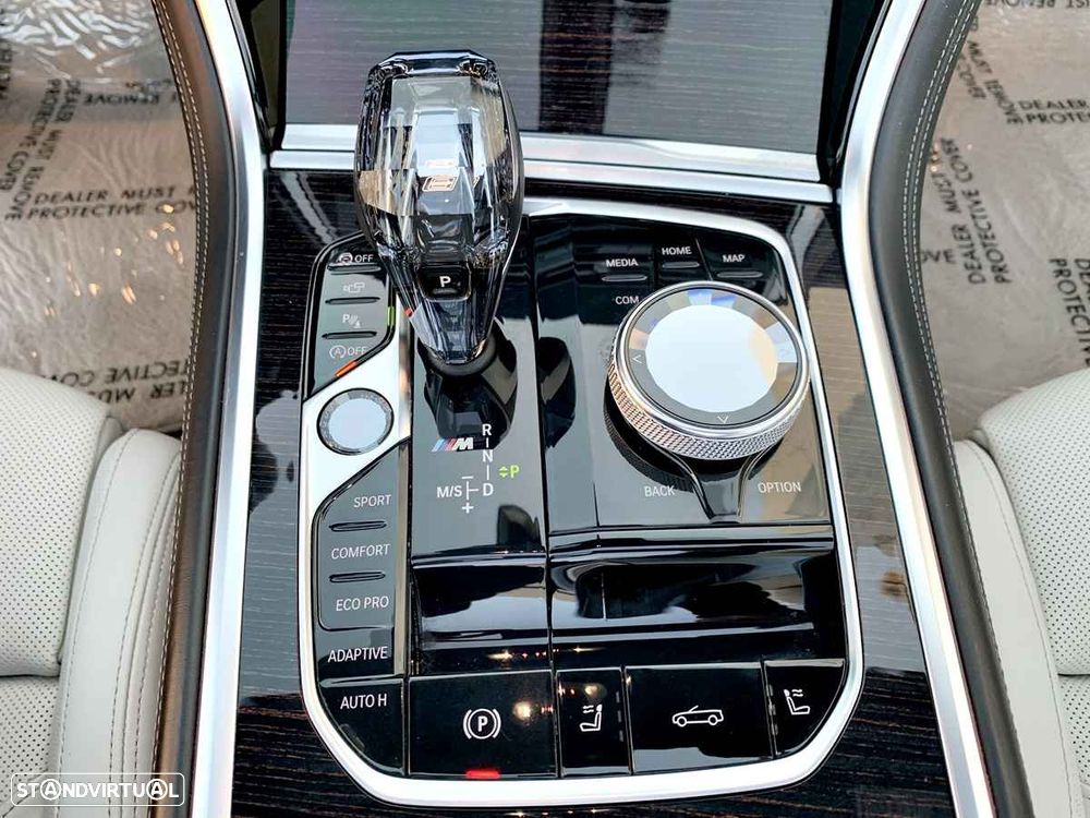 BMW M850i xDrive - 27