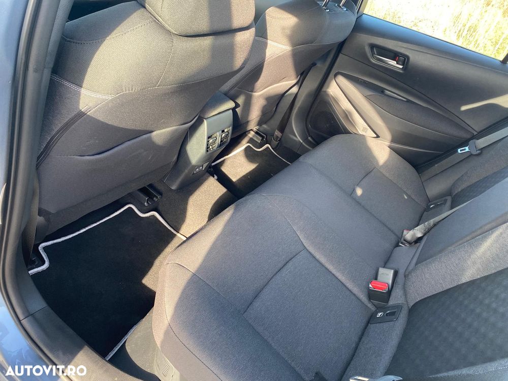 Toyota Corolla 1.8 HSD Business - 10