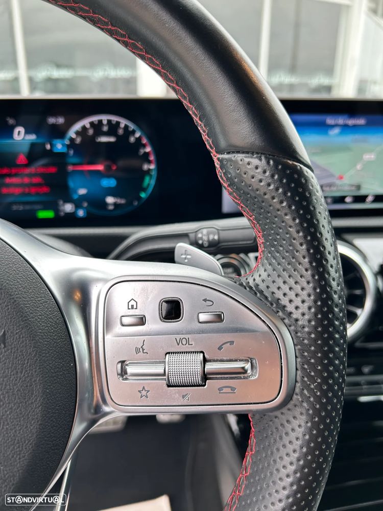 Mercedes-Benz A 250 e AMG Line - 32