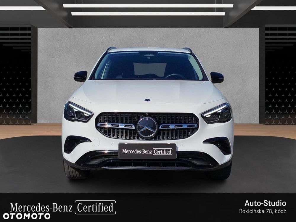 Mercedes-Benz GLA - 9
