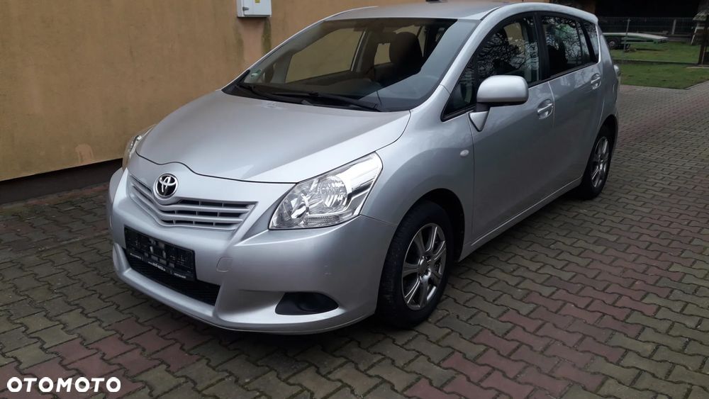 Toyota Verso 1.6 5-Sitzer - 1