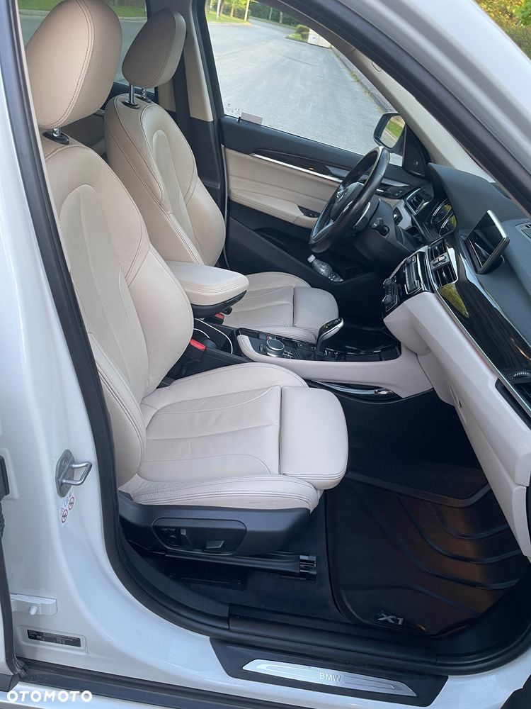 BMW X1 xDrive20d - 16