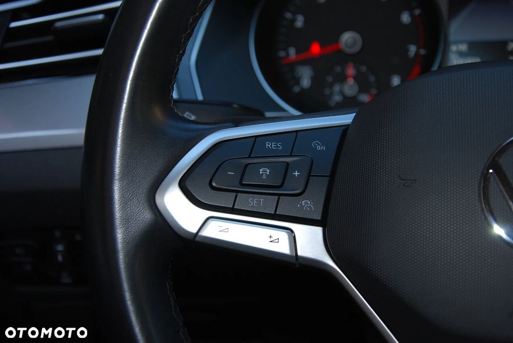 Volkswagen Passat - 24