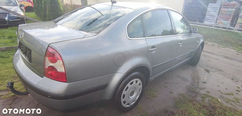 Volkswagen Passat - 4
