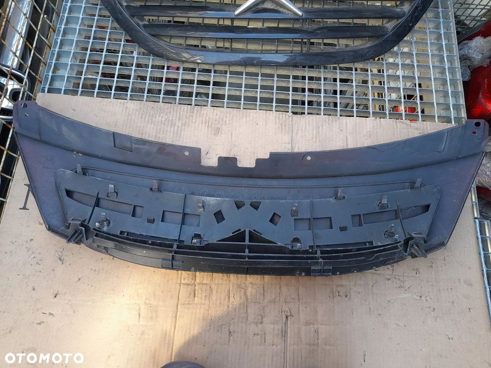 Atrapa grill znaczek citroen c3 lift fl EKQD 9653053777 - 2