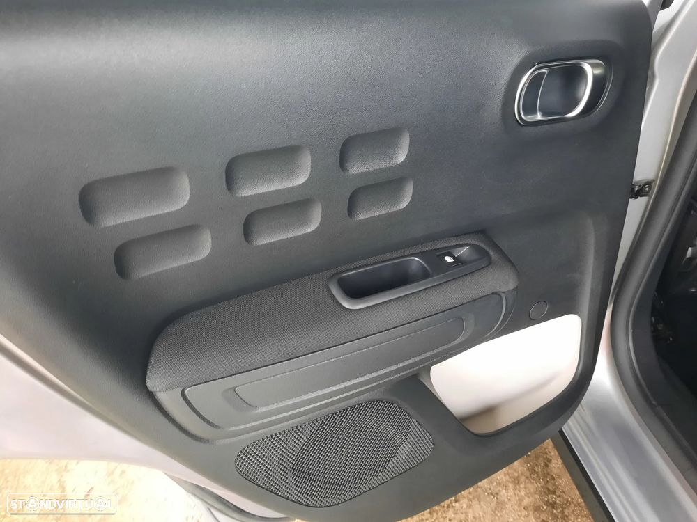 Citroën C3 1.2 PureTech Shine EAT6 - 33