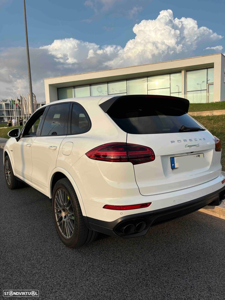 Porsche Cayenne S E-Hybrid - 3