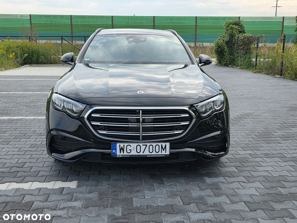 Mercedes-Benz Klasa E 220 d 9G-TRONIC AMG Line NIGHT Edition - 4