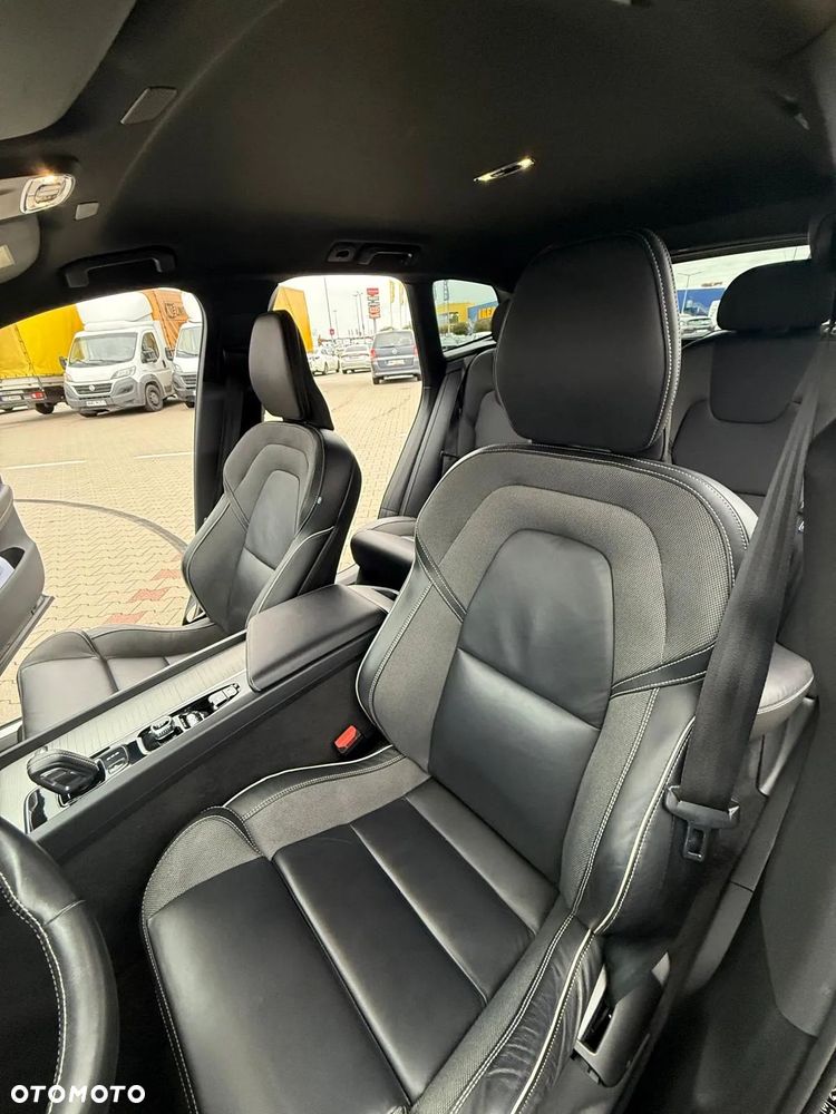 Volvo XC 60 D4 R-Design - 3