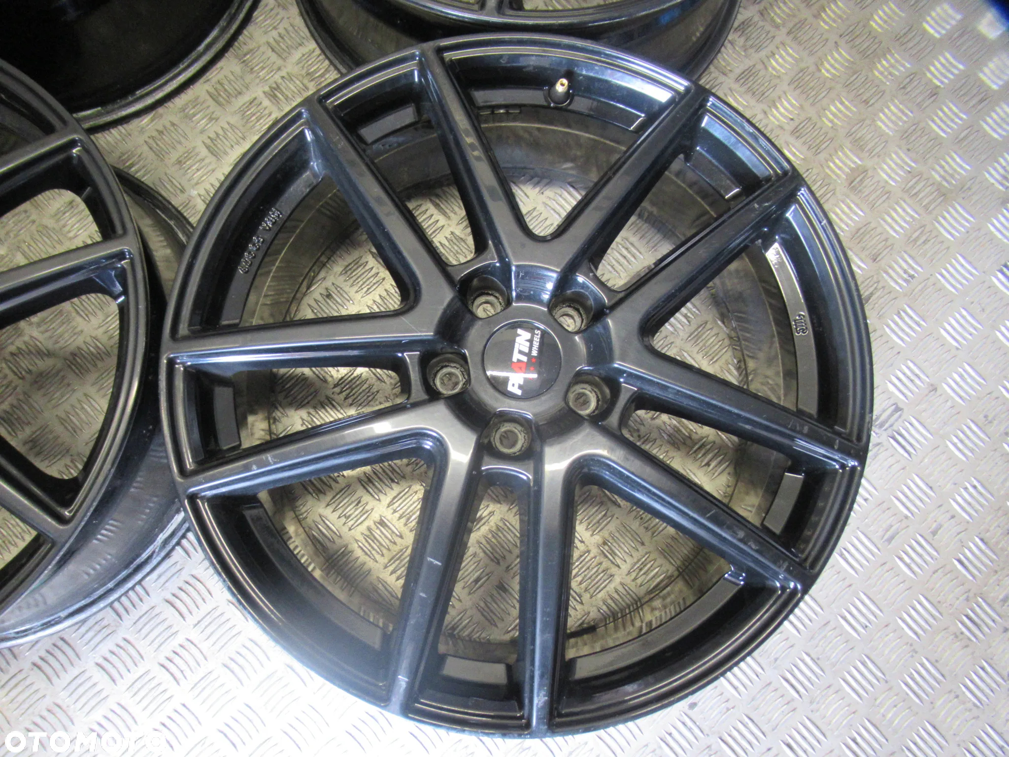 Felgi Vw Arteon Passat T-Rock Tiguan Audi A3 A4 A6 Q2 Q3 Q5 Mercedes Skoda 8Jx19 et47 5x112 - 5