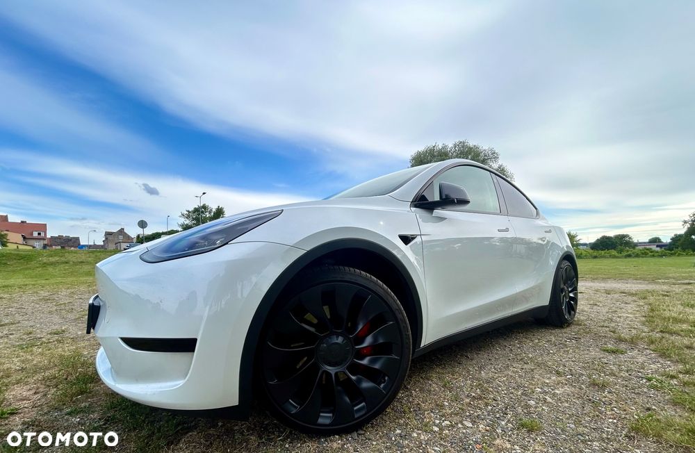 Tesla Y Performance Dual Motor AWD - 16