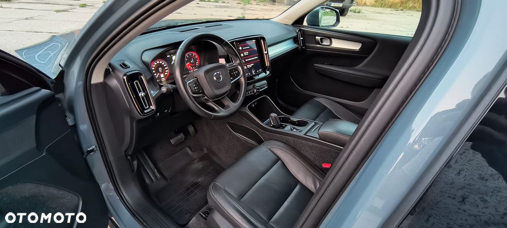 Volvo XC 40 T5 AWD Geartronic Momentum - 21