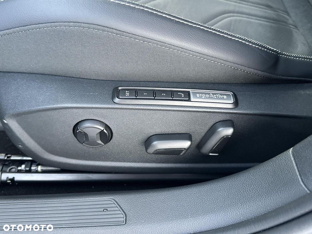 Volkswagen Golf - 29