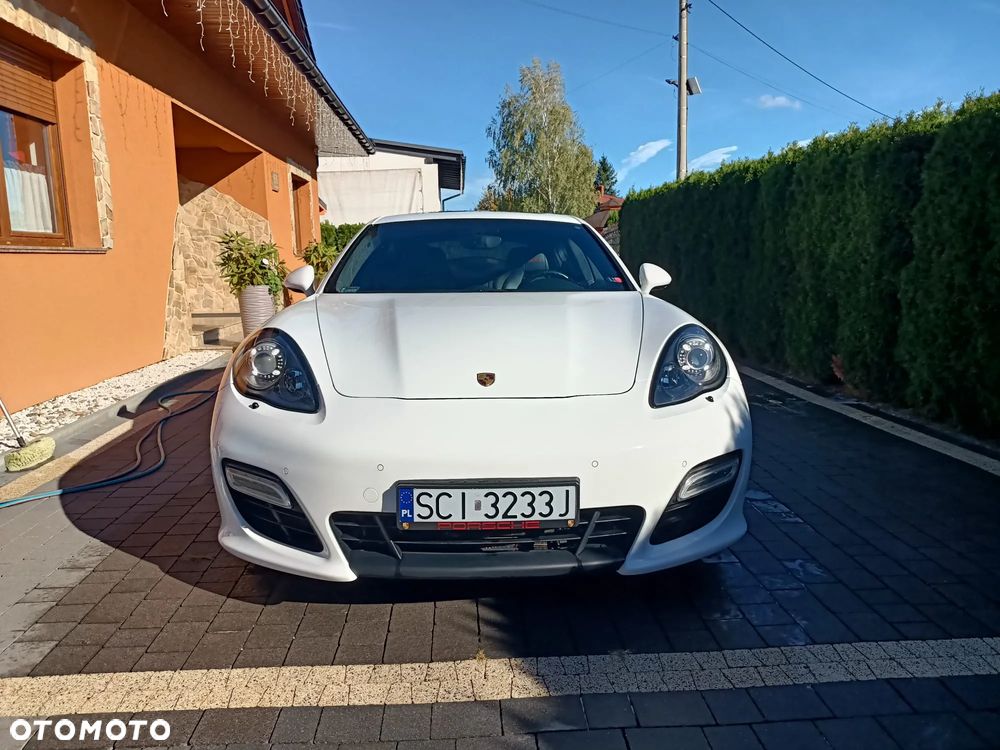 Porsche Panamera GTS PDK - 4