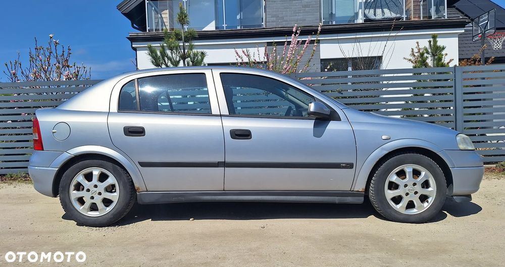 Opel Astra - 2