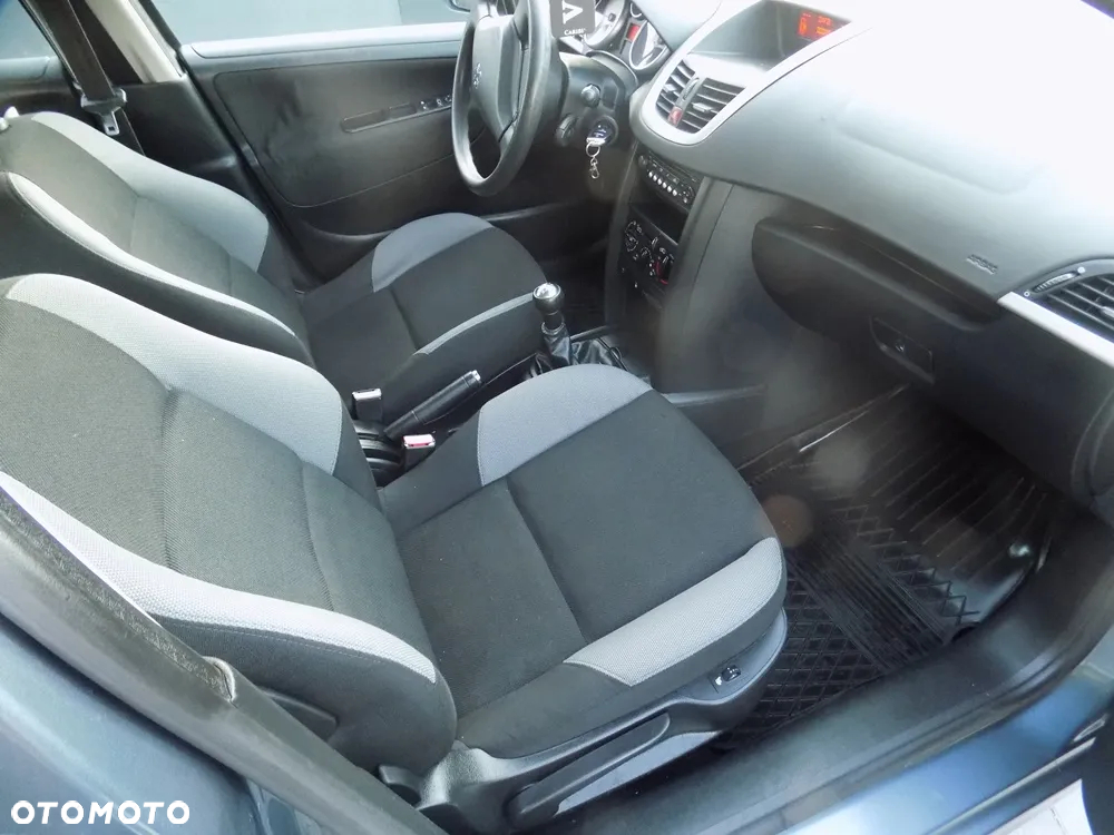 Peugeot 207 1.4 16V Trendy - 20