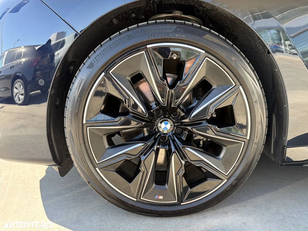 BMW Seria 7 740d xDrive MHEV - 10