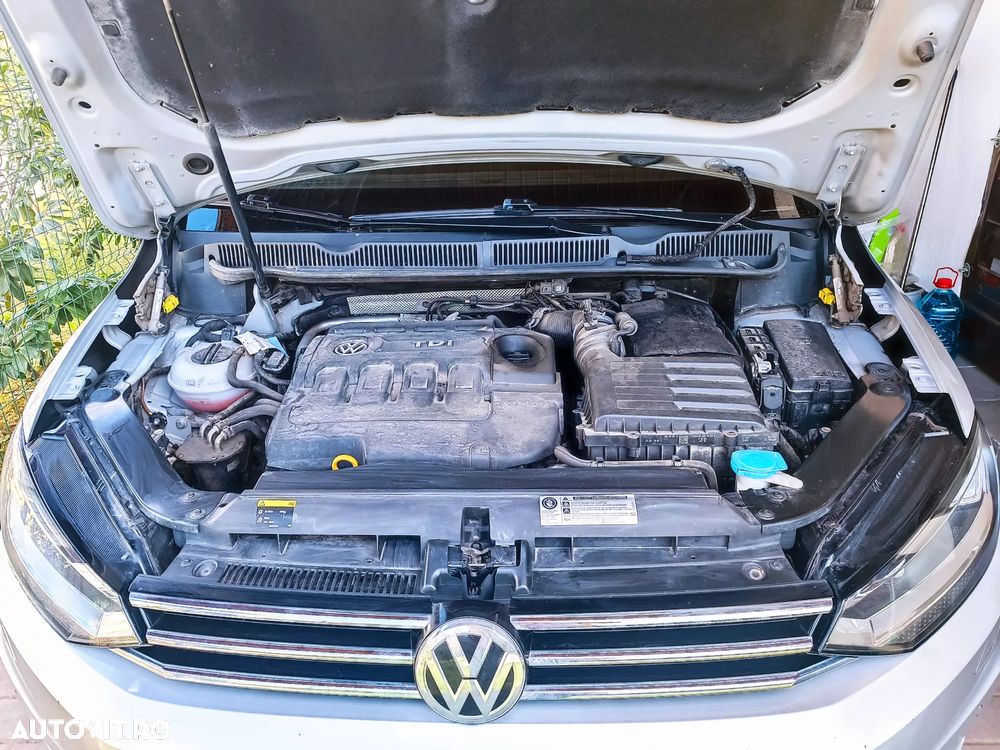 Volkswagen Touran 2.0 TDI SCR DSG Comfortline - 10