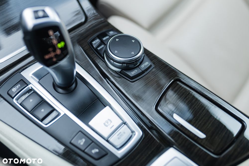 BMW Seria 5 520d xDrive Luxury Line - 20