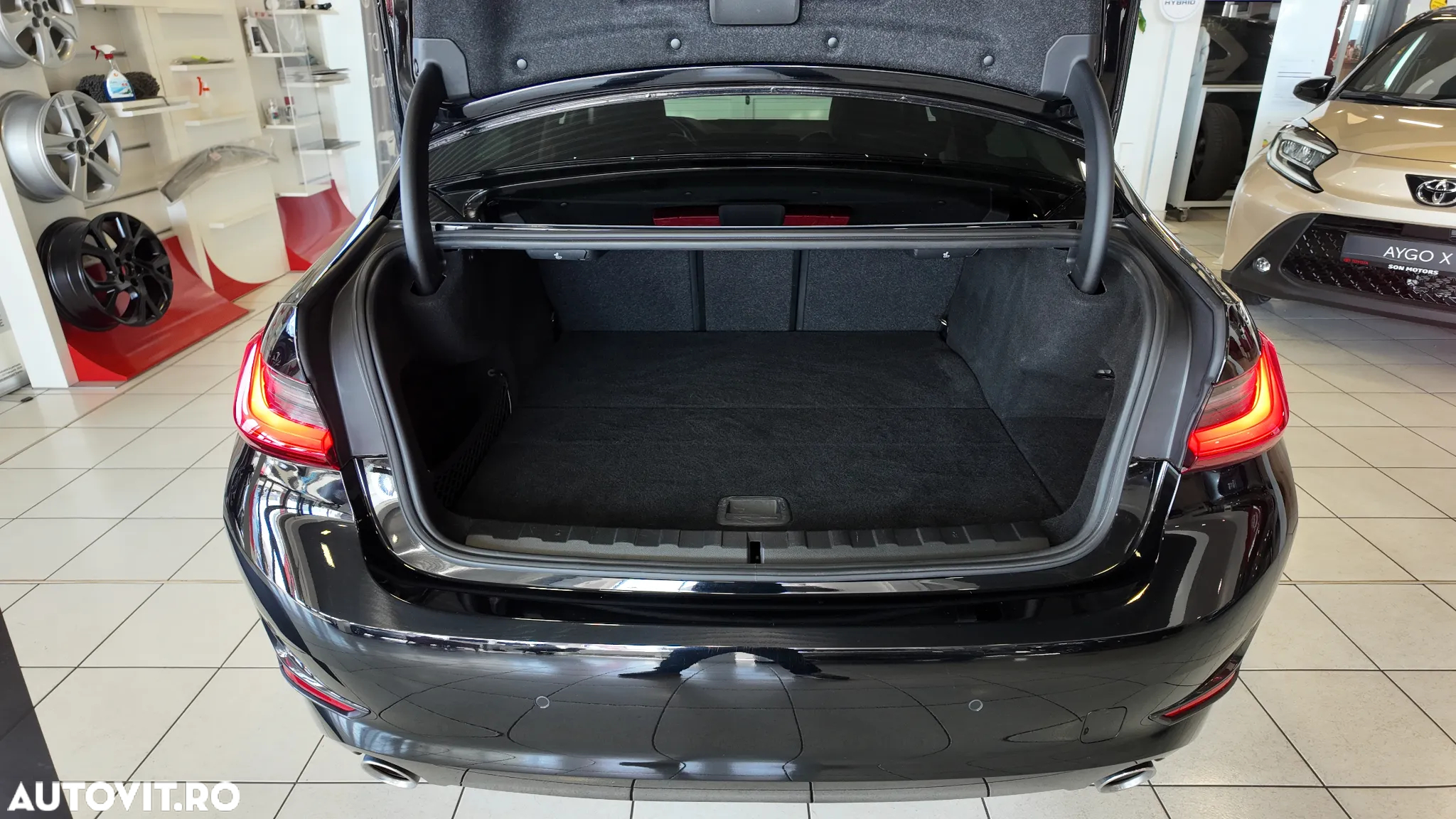 BMW Seria 3 330e xDrive Aut. Sport Line - 36