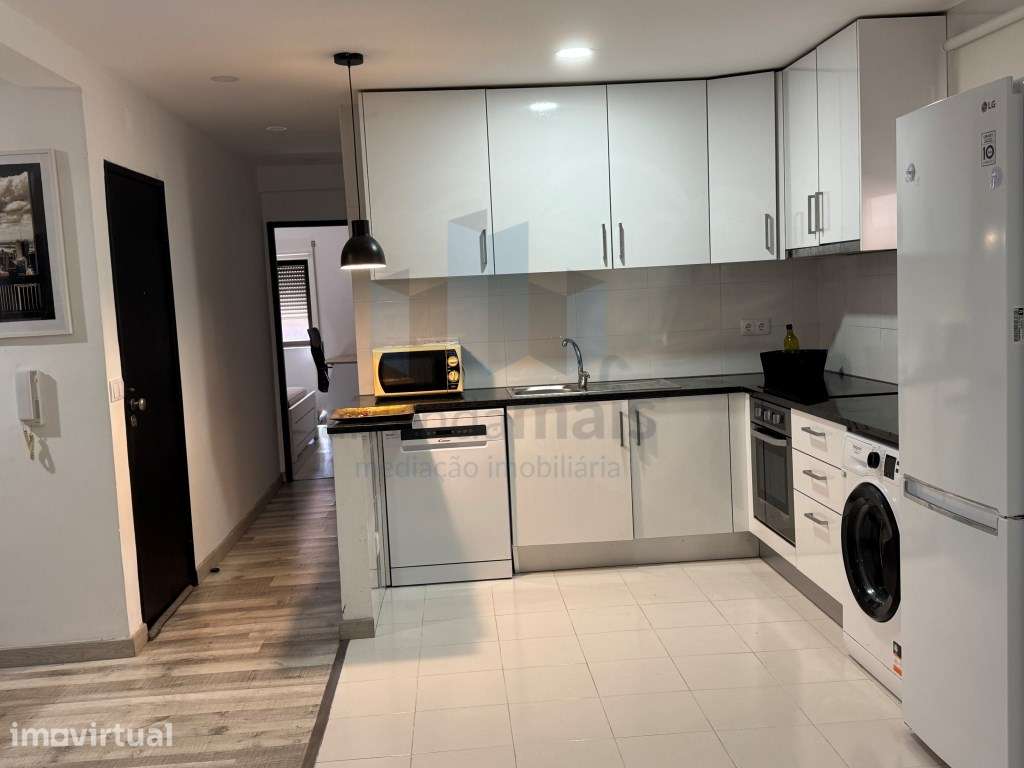Vende-se apartamento T3 em Coimbra, otimo para rendimento - Grande imagem: 2/15