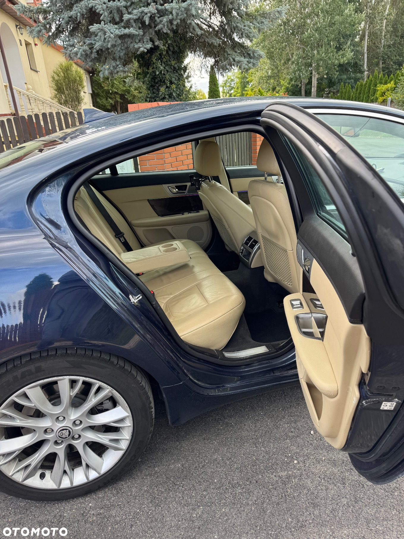 Jaguar XF 2.2 D Premium Luxury - 12