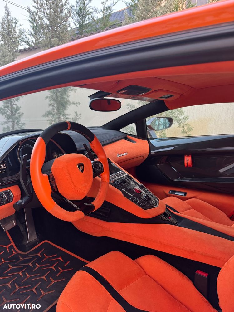 Lamborghini Aventador LP 700-4 - 8