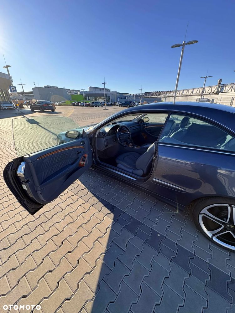 Mercedes-Benz CLK - 16