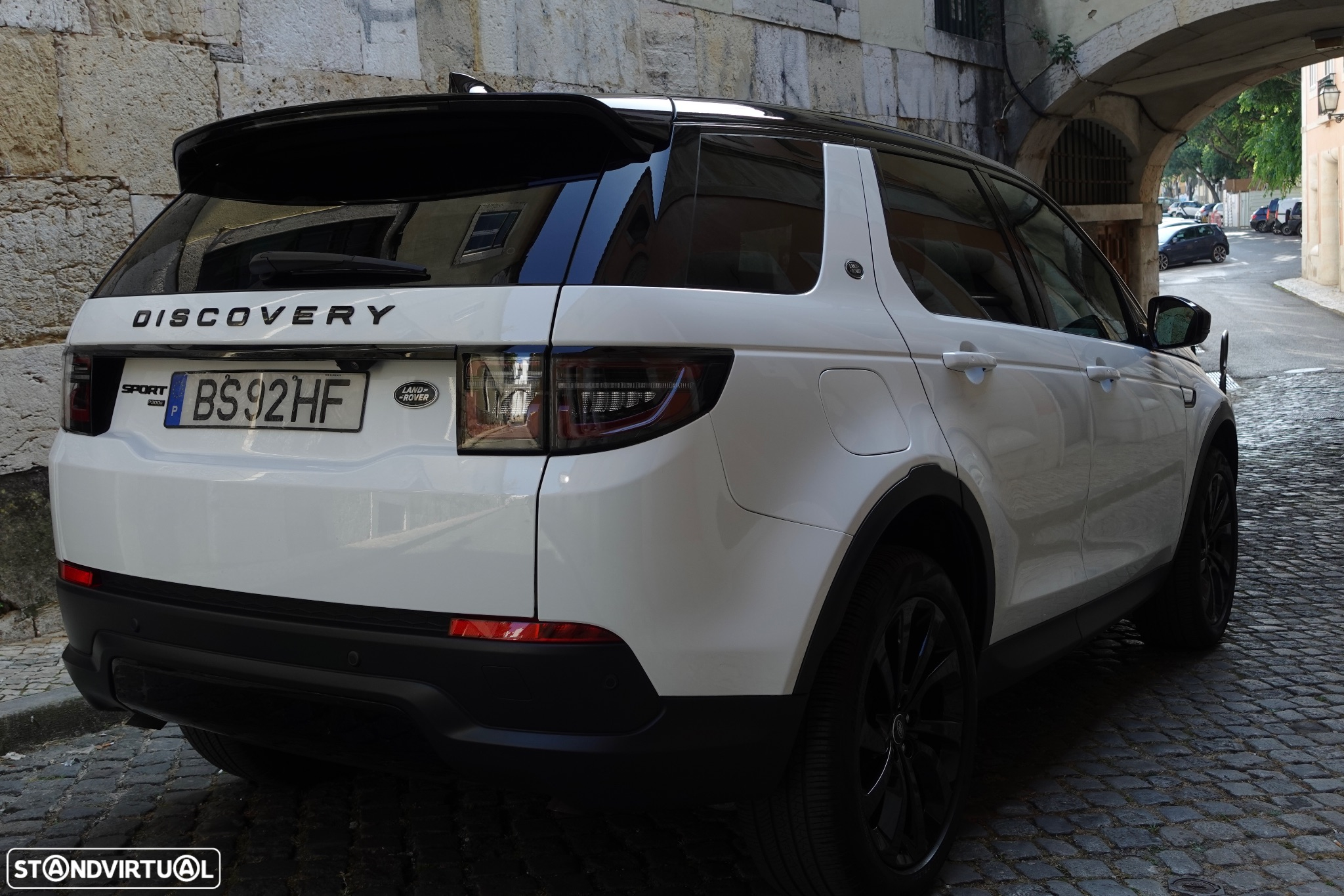 Land Rover Discovery Sport 1.5 I3 P300e AWD R-Dynamic SE - 5