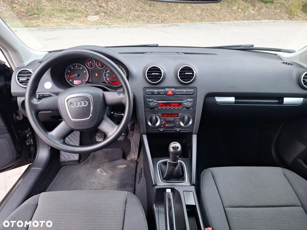 Audi A3 3-drzwiowe 1.6 Ambiente - 22