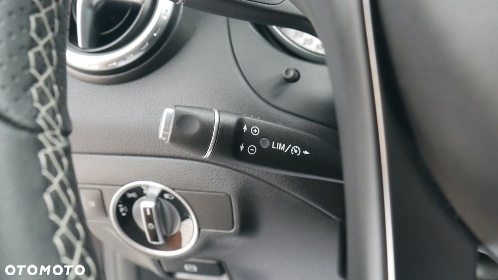 Mercedes-Benz GLA - 18