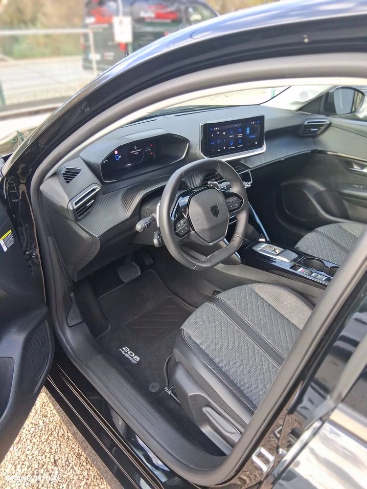 Peugeot 208 1.2 Hybrid Allure e-DCS6 - 17