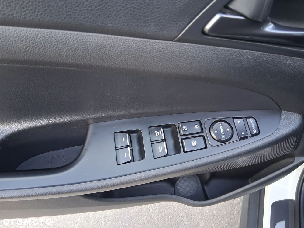 Hyundai Tucson 1.6 CRDi 48V-Hybrid 2WD DCT N Line X - 27