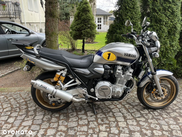 Yamaha XJR