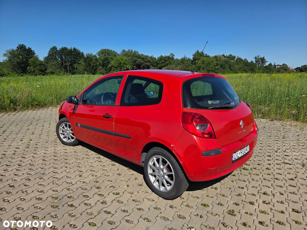 Renault Clio 1.2 16V Dynamique - 10