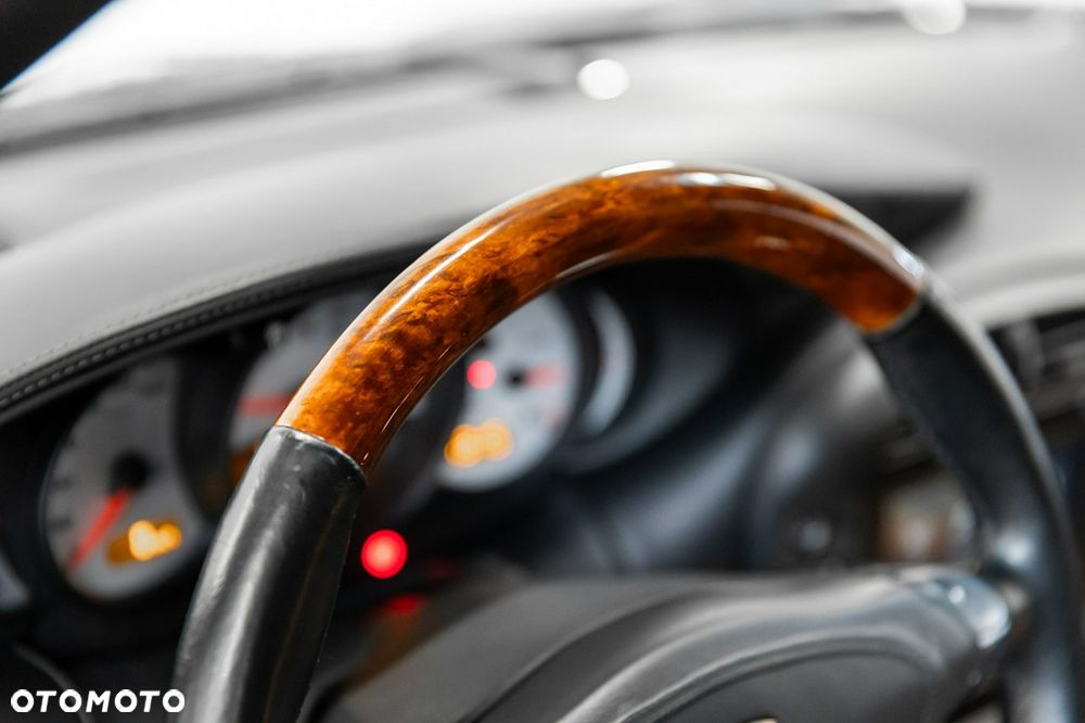 Porsche 911 - 28