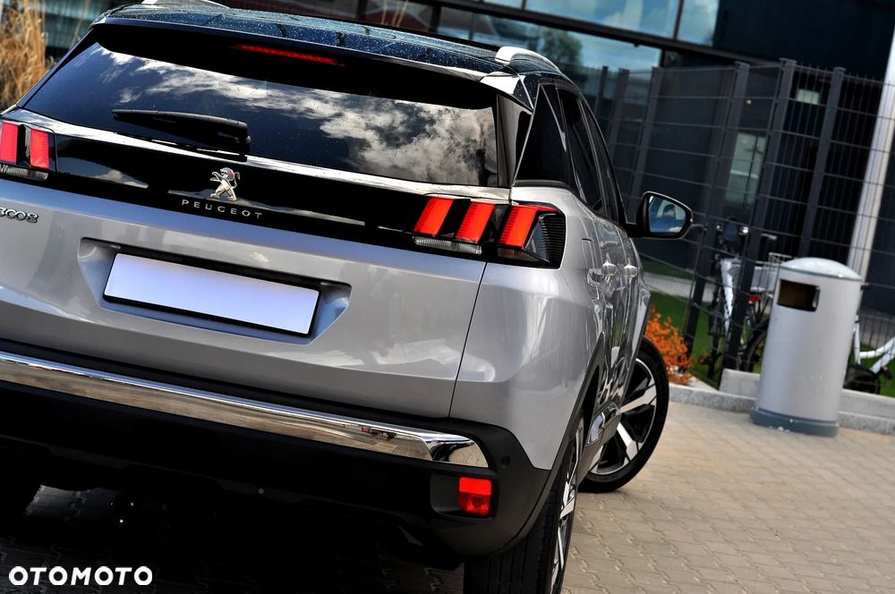 Peugeot 3008 1.2 PureTech Allure S&S EAT8 - 11
